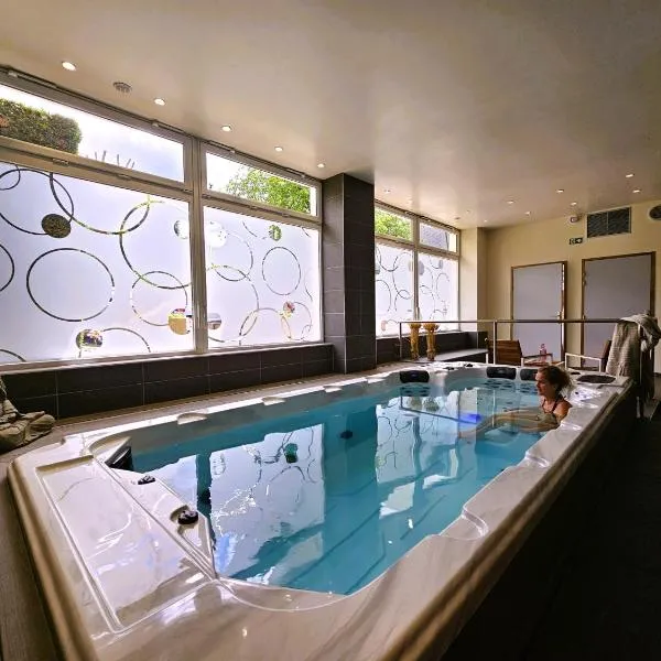 Le Castelet Sancy - Jardin & Spa, готель у місті Мон-Дор
