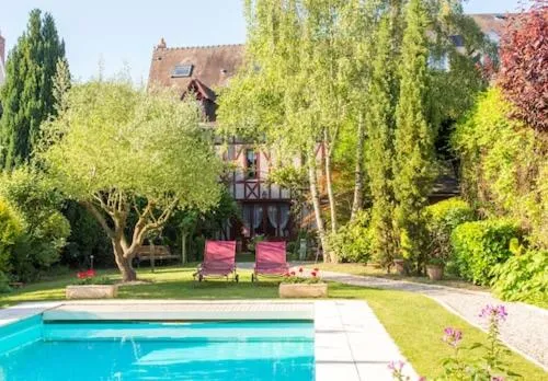 Hôtel Spa - Au Charme Rabelaisien, отель в Амбуазе