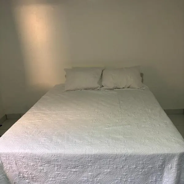 Quarto privativo - Domicilio Familiar, hotel ad Altamira
