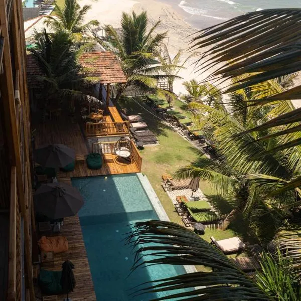 Coast 67 Boutique Hotel, хотел в Ахангама