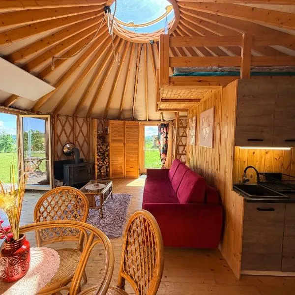 Glamping Niebiańska Osada Jurty Dolnośląskie, ξενοδοχείο σε Polanica-Zdrój
