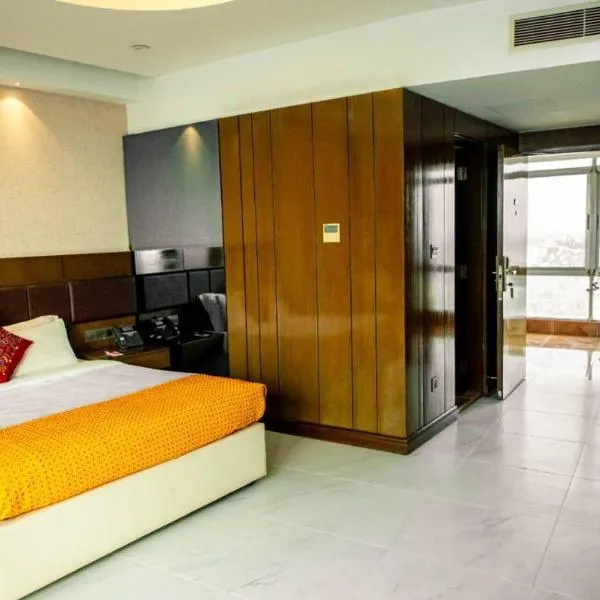 Crown Comfortia Hotel Jashore, отель в Джессоре