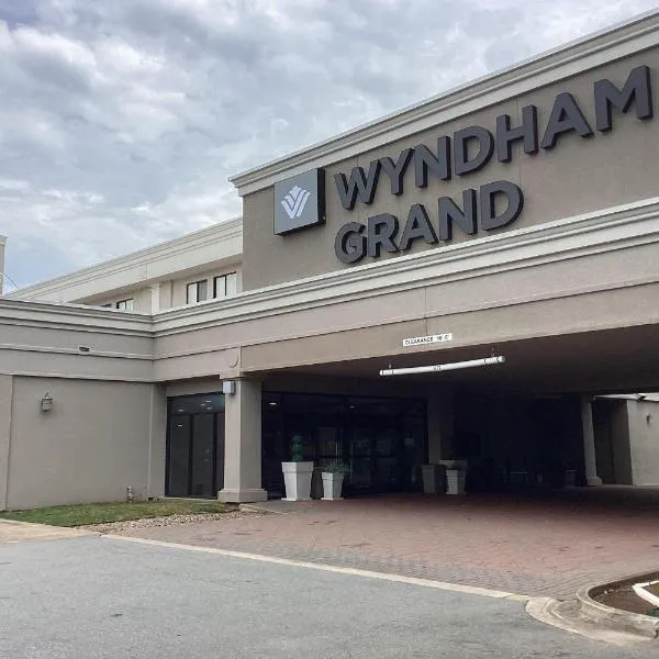 Wyndham Grand Executive Center Little Rock Airport、リトルロックのホテル