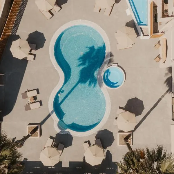 Cavo Notos Beach Hotel, hotel u gradu 'Kavos'