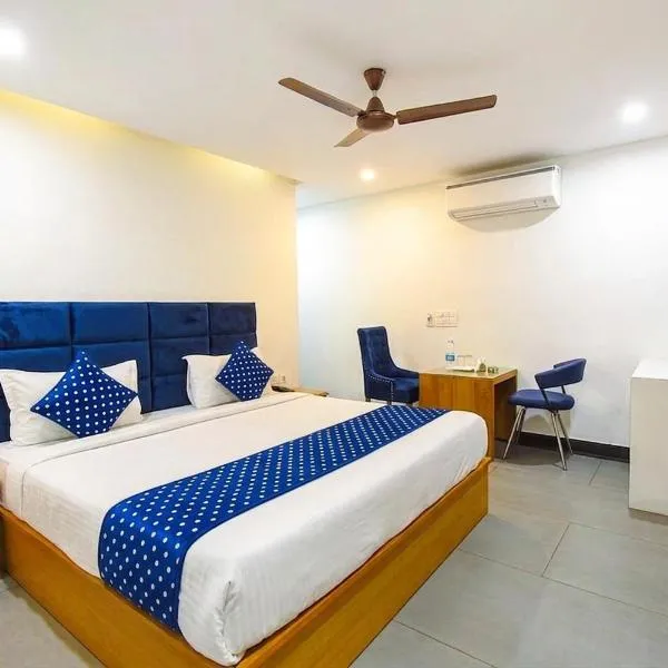 Hotel NH7 Zirakpur Bus stand, hotel em Zirakpur