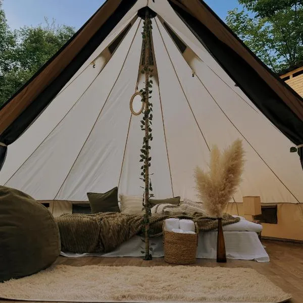 Debed Glamping, מלון בDebed