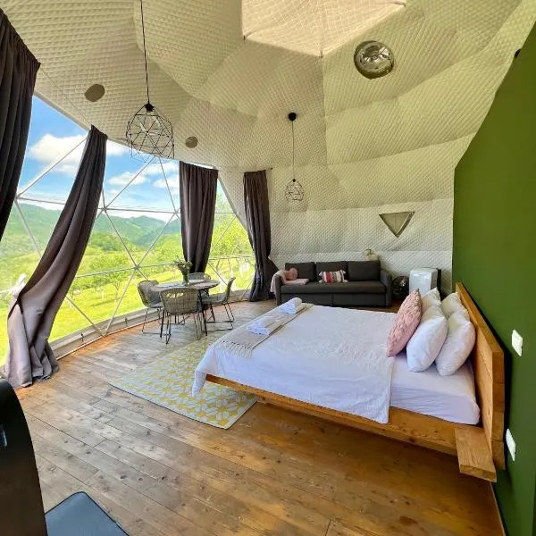 Tranquil Dome - Manta's Retreat Glamping Cornereva, hotel v destinaci Cornereva
