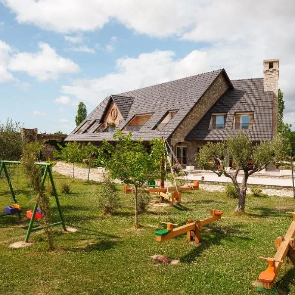Lahuta e Vjeter Agroturizem, hotel in Laç