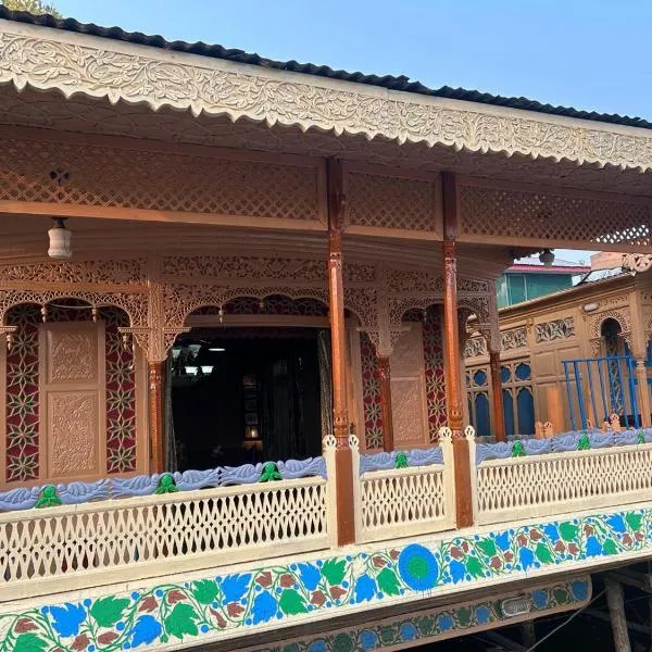Viesnīca Luxury Egypt Group of House Boat pilsētā Šrīnagara