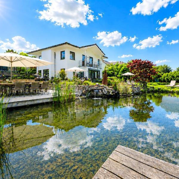 Schäfers - Ihr Wohlfühlort, Ferienwohnungen & Ferienhaus am Naturteich an 2 Seen bei Leipzig, Großpösna