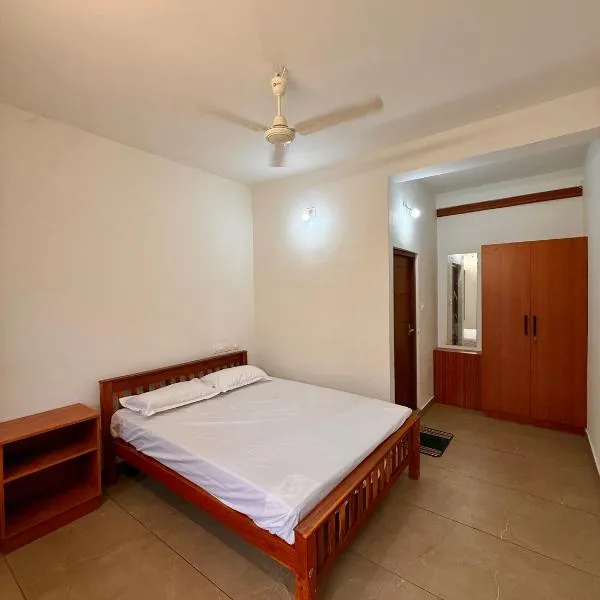 IB homes، فندق في Changanācheri