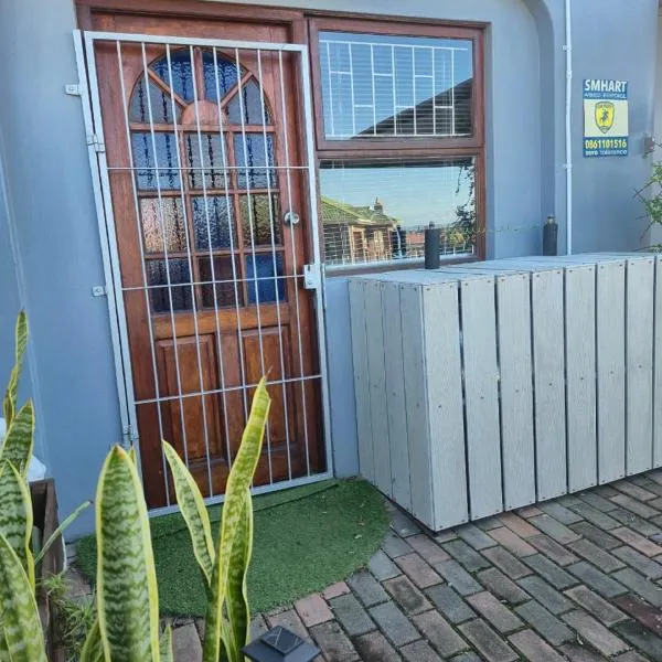 At Lilac Cottage, Jeffreys Bay Cozy stay for 2 & Business traveling, hotel em Jeffreys Bay