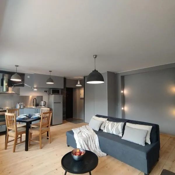 Turu 6, Quiet Central Apartment, hotel Haapsaluban