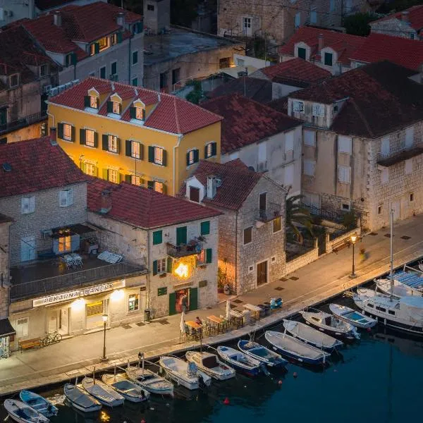 Palazzo Viridis Heritage Hotel, hotel a Milna