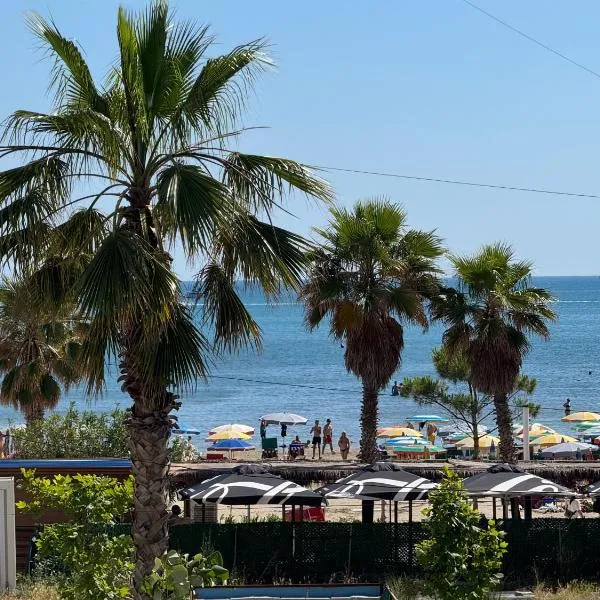 Casa Del Sol Seaside Hotel, khách sạn ở Durrës