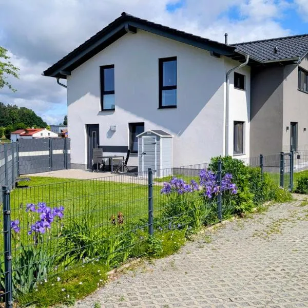 Ferienwohnung Am Kleinen Haff,加兹尤瑟多姆的飯店