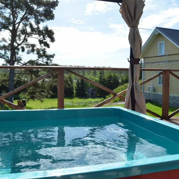 Tiny House with Private Sauna & Hot Tub near Archipelago Trail, hotel u gradu 'Töfsala'