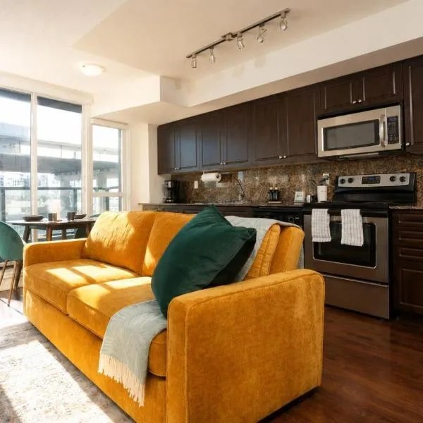 Entire 1BR Condo Downtown - Pool & Hot Tub - Walk to FIFA Fan Zone, hotel en Toronto