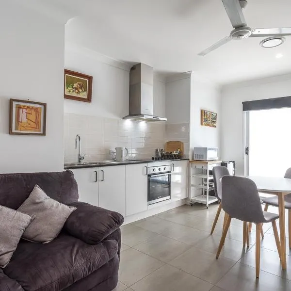 BRAND NEW Stylish Apartment Tranquil & Self Check in, hotel di Brisbane