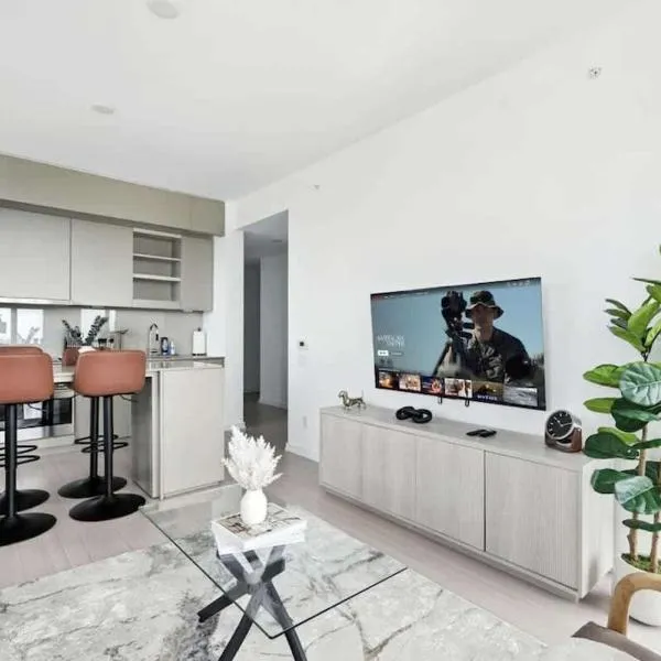 King West Condo Bright Floor-to-Ceiling Views, hotel di Toronto