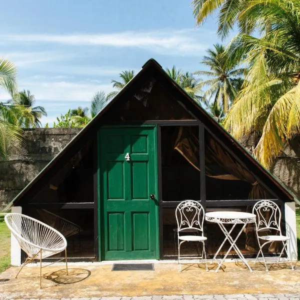 Hotel Los Olivos La Playa، فندق في Escuintla