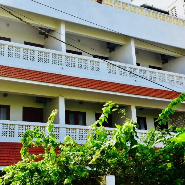 Buddha Beach Hotel, hotel in Kovalam