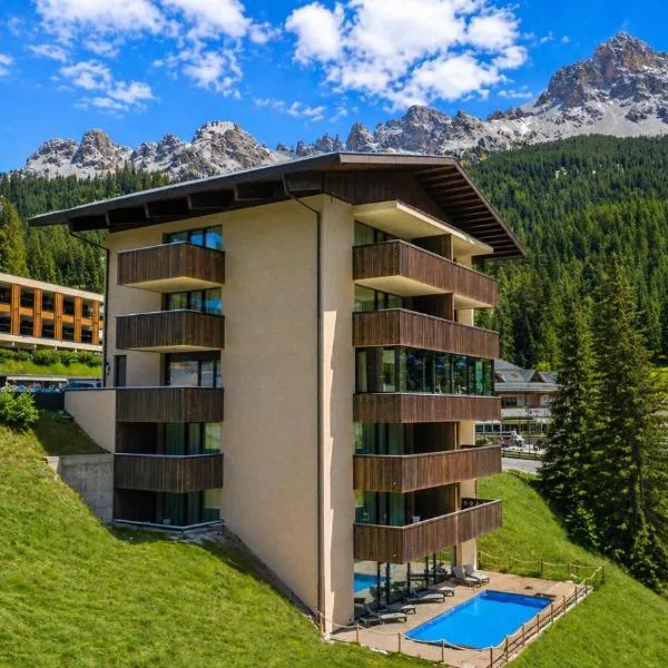 Alma Alpina Lodge, Adults Only, hotel di Obereggen