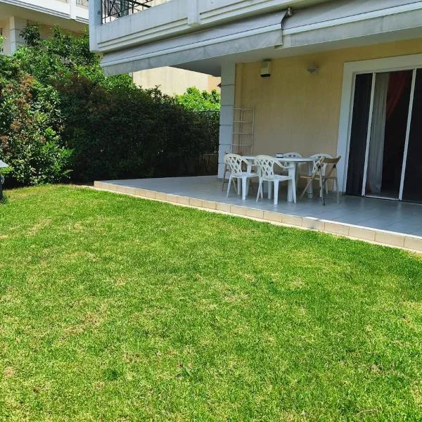 Apartment with private garden - Chalandri, Athens, hotel in Athens