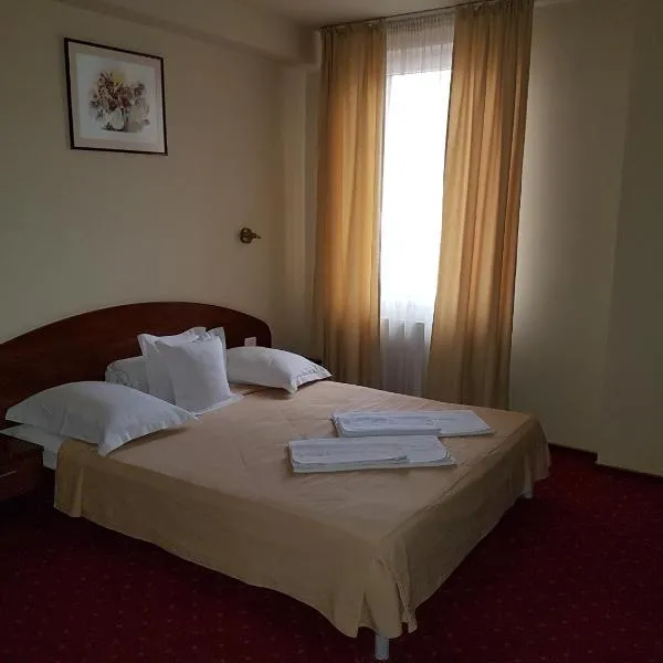Hotel Iris: Arad şehrinde bir otel
