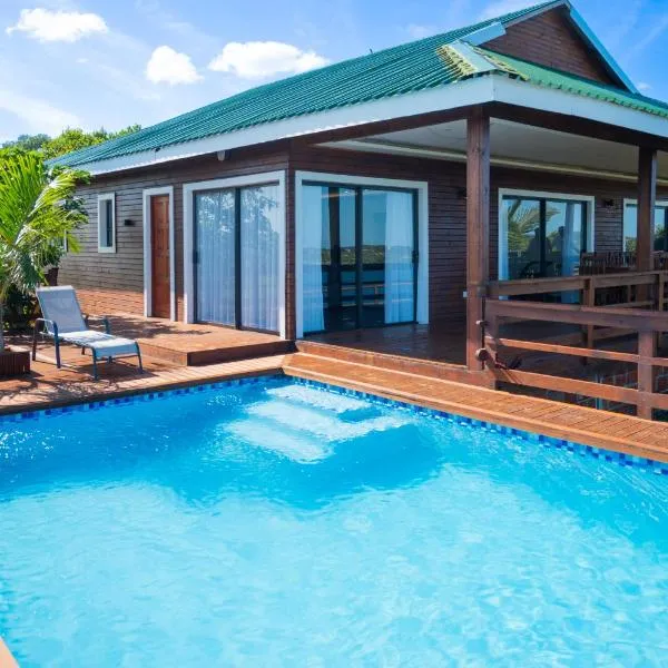KoKo Beach - Wooden Green House, hotel em Vila Praia do Bilene