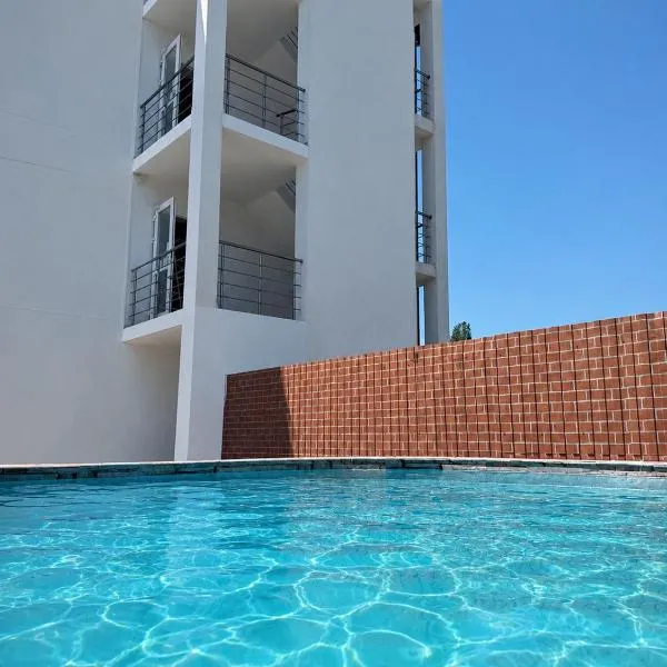 Sakura Hotel, hotel u gradu Zatoka