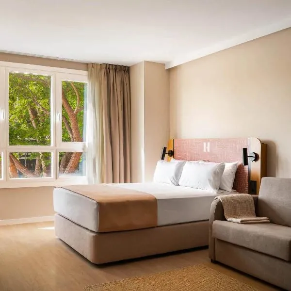 Limehome Valencia Gran Via del Marques, khách sạn ở Valencia