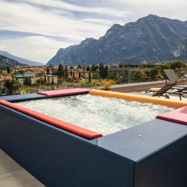 HOODY ACTIVE & HAPPINESS HOTEL, hotel a Arco