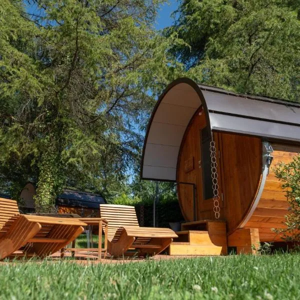 Rifugio diVino Dormire in una botte - Wine Barrel stay near Rome, hotell i Rieti