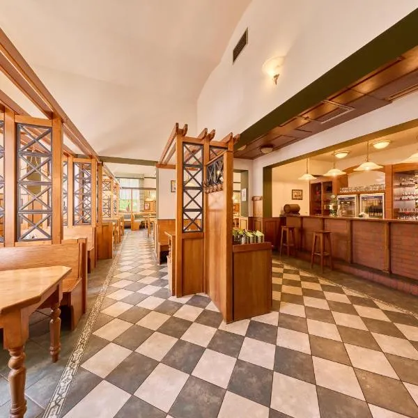 Hotel Krakonoš, хотел в Трутнов