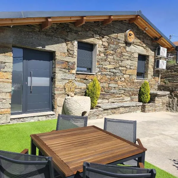 Castas D'ouro Guest House – hotel w mieście Casal de Loivos