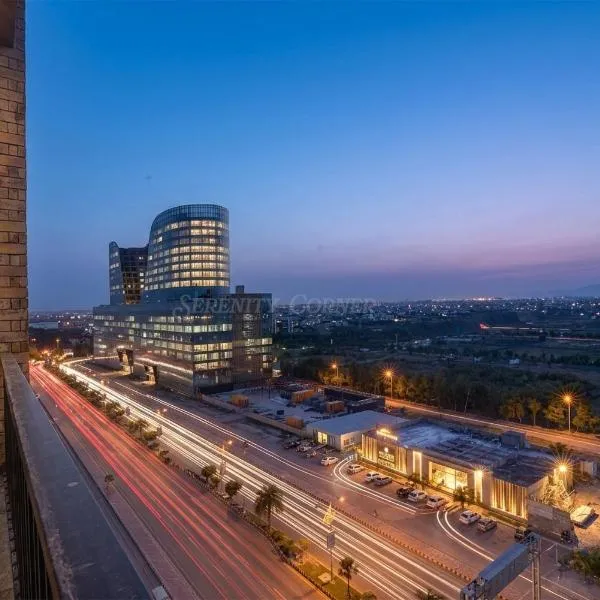 Luxury 2-Bedroom Apartment with Balcony Skypark One Gulberg Greens Islamabad, viešbutis mieste Islamabadas