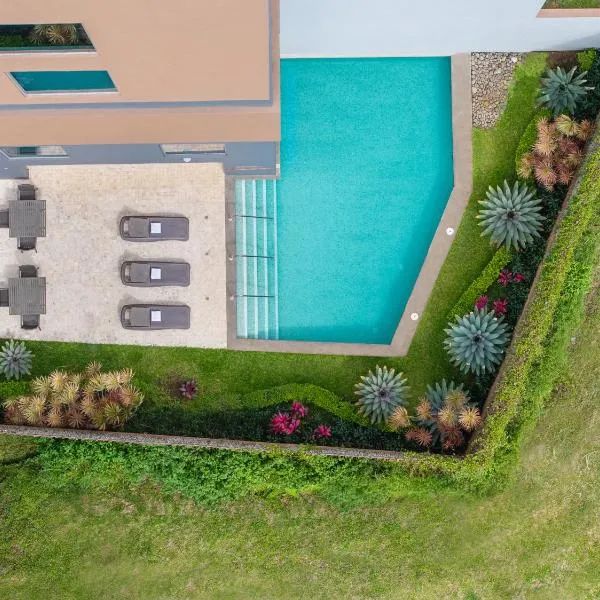 Hyatt Place San Jose Pinares, hotel sa San José