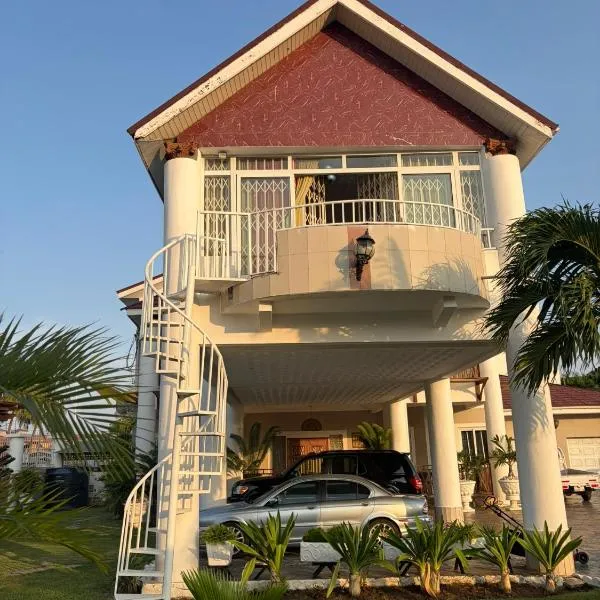 Nyaniba Villa, hotel in Accra