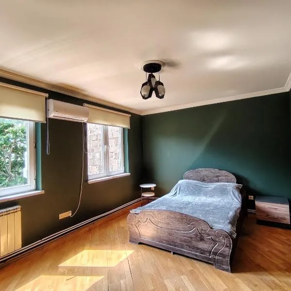 T-Garden Guesthouse, hotell i Yerevan