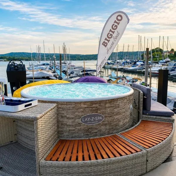 DIAMOND Bigigio House Boat, hotel em Lisanza