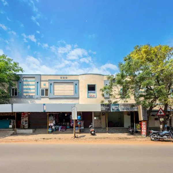 Hotel Sridevi Grand, hotel v destinaci Vākalapūdi