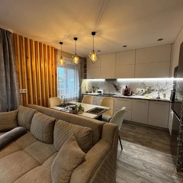 AURA Amber Suite Warm Design Stay, hotel v destinácii Liepāja