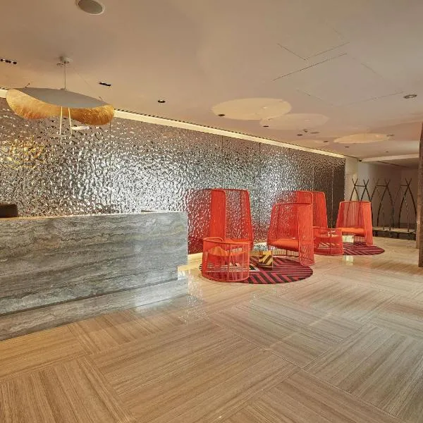 Novotel Suites Manila at Acqua, Hotel in Manila