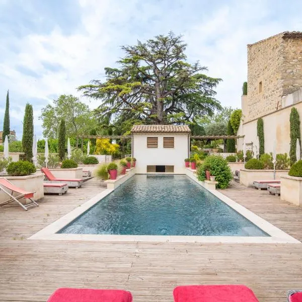 Boutique Hôtel La Villa Montesquieu & sa piscine, hotel a Laudun