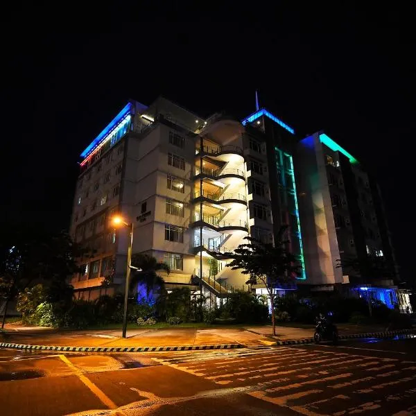 Paseo Premiere Hotel، فندق في سانتا روزا