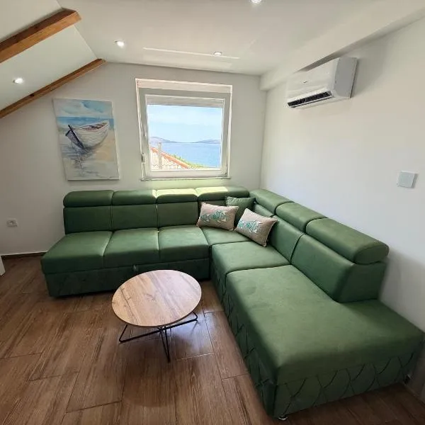 Apartman Lucija 5, hotel in Zubovići