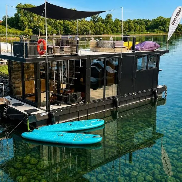 DIAMOND Bigigio House Boat, hotel a Lisanza