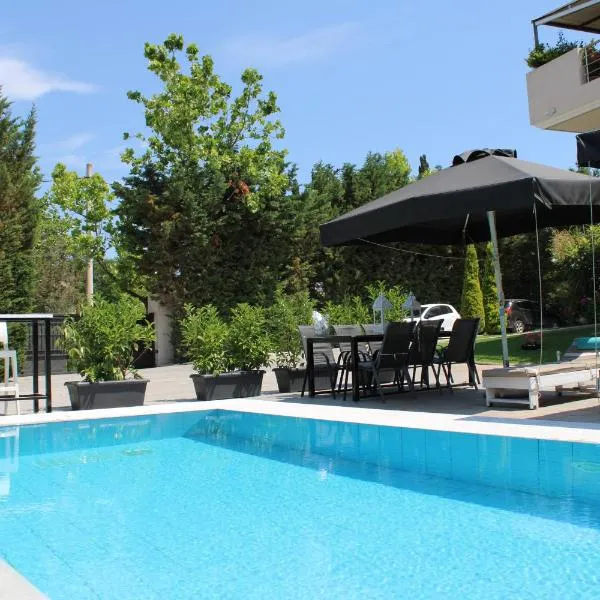 Villa Constangie, hotel em Marathon