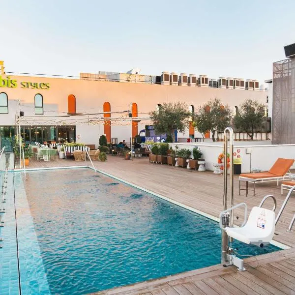 Ibis Styles Sevilla City Santa Justa, hôtel à Séville